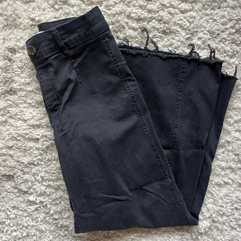 Wide leg cropped pants from Berksha